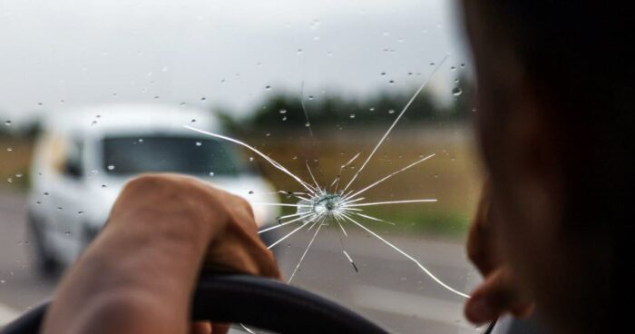 Windshield in Sens: how to repair your windshield? Sens windshield