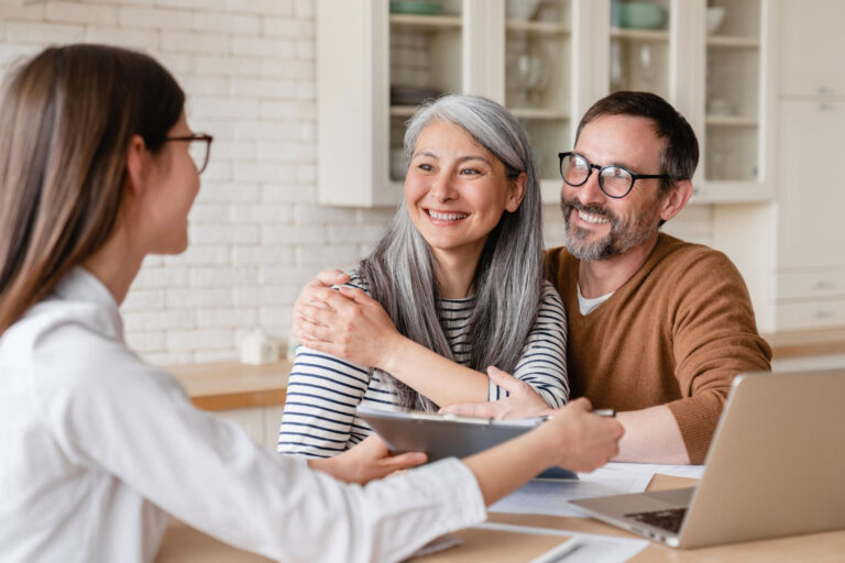 Pourquoi utiliser un comparateur de mutuelles en ligne avant de souscrire : les avantages concrets